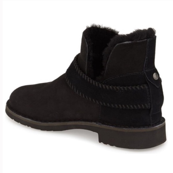 UGG - McKay Boot - Picture 8 of 9